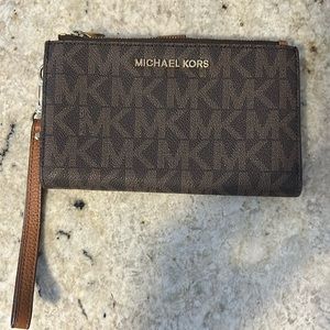 Michael Kors Wristlet/Wallet